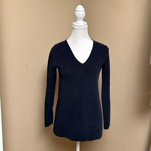 Uniqlo V-neck long sleeve sweater